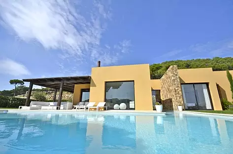 Charming villa to rent in Spain 